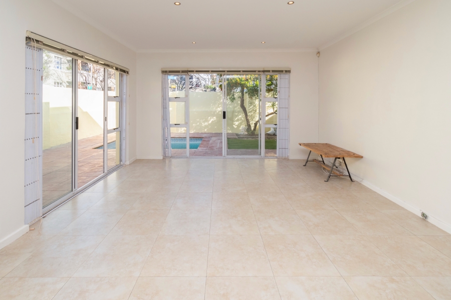 To Let 4 Bedroom Property for Rent in Gardens Western Cape